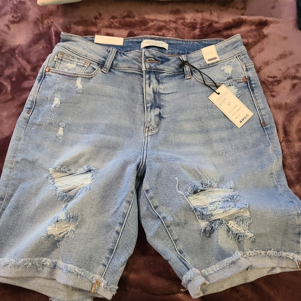 Judy Blue Distressed Shorts 1X NWT